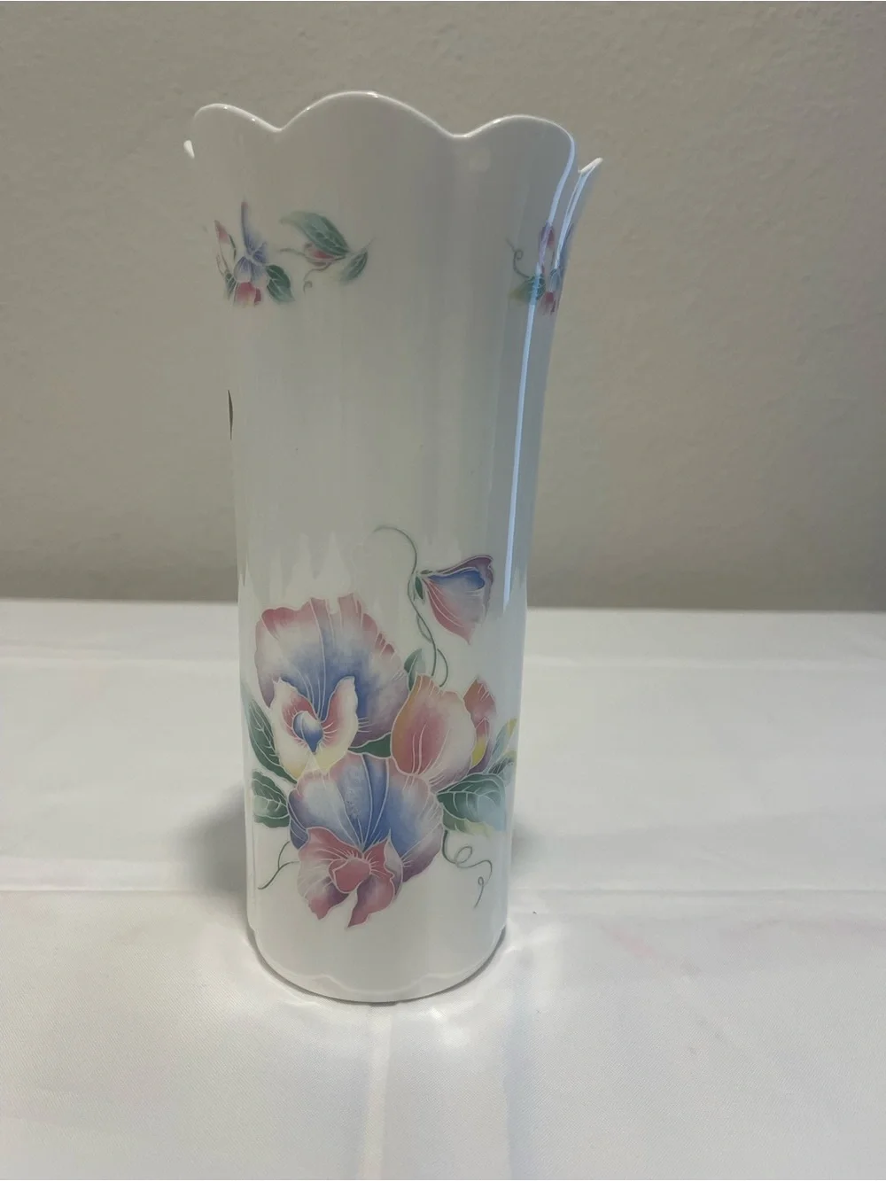 Aynsley Fine Bone English Floral Scalloped Vase - White with Pink & Blue Flowers